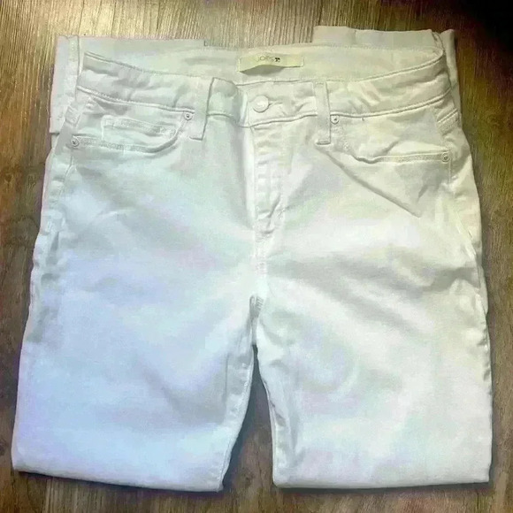 Joe’s Jean white 31 ladies excellent condition. Super stretch. Great for summer! - Picture 2 of 8